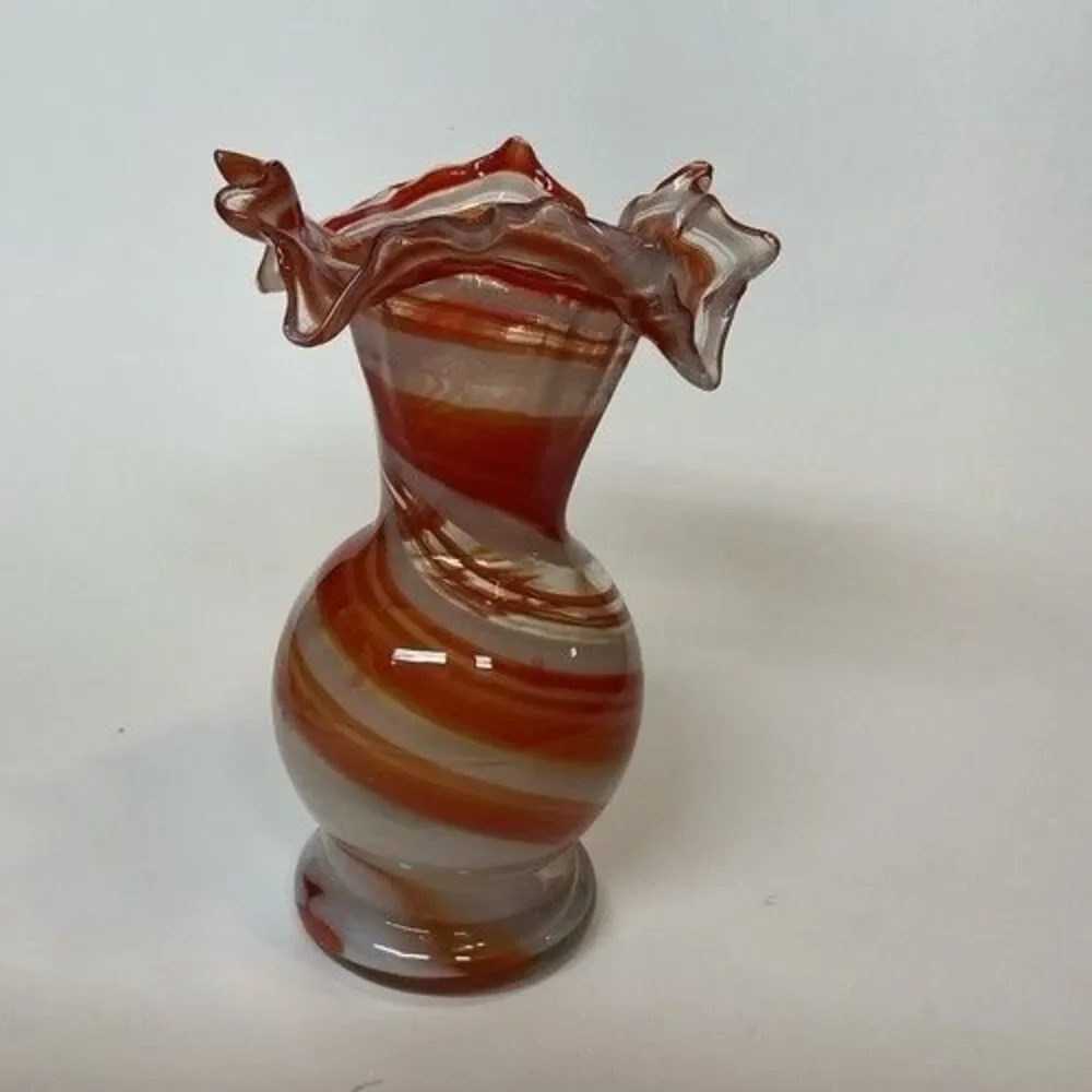 Vintage Smith's‎ Old Timer Hand Blown Swirl Glass Vase w/ Ruffles 6.75